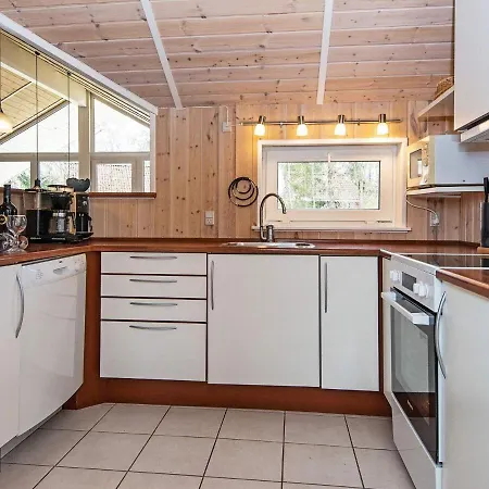 8 Person In Oksbol-by Traum